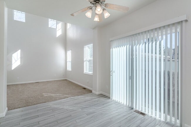 Building Photo - 965 Evening Star Ct