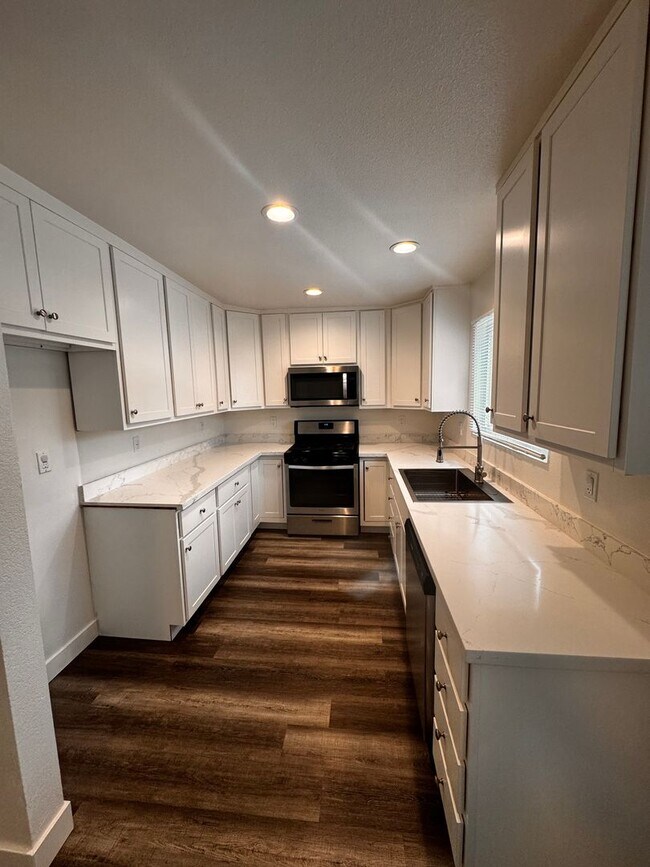 Primary Photo - 33812 Robles Dr