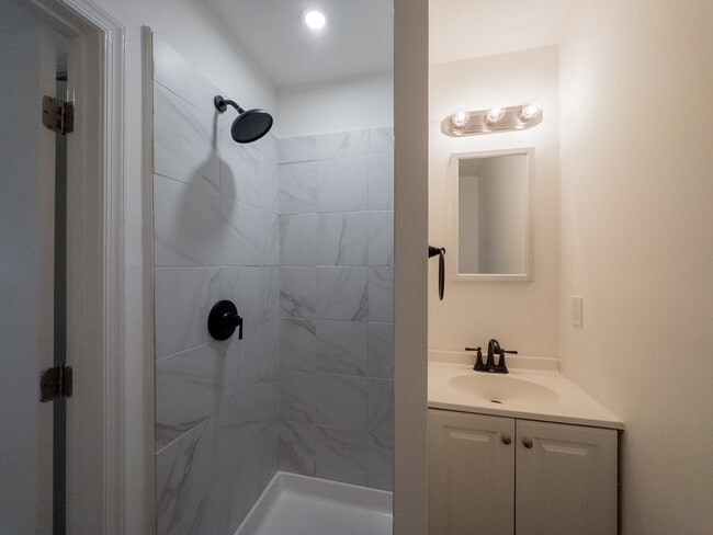 Studio Apartment | Folcroft Gardens - Folcroft Gardens Apartments