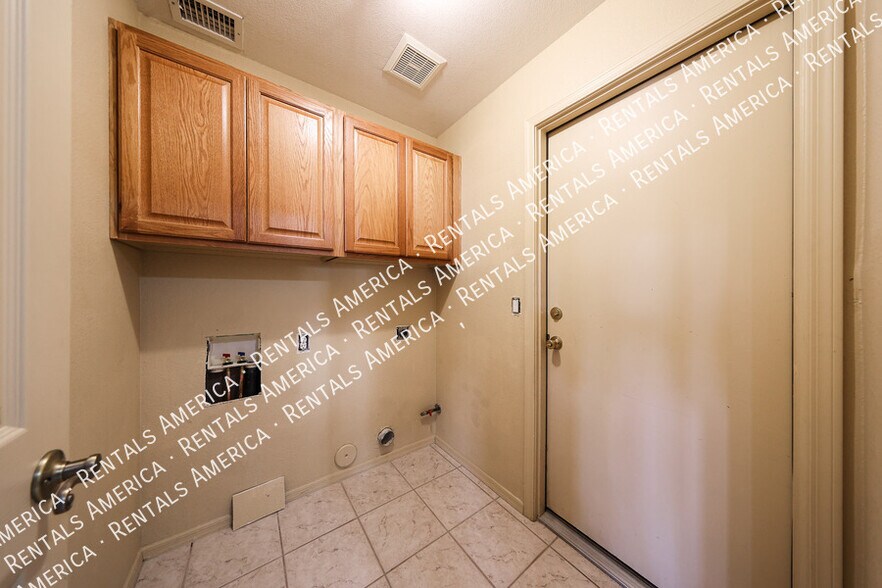 Building Photo - 3850 W Park View Ln