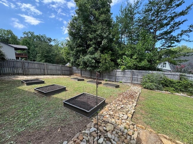 Building Photo - 106 S Hamlet Ct