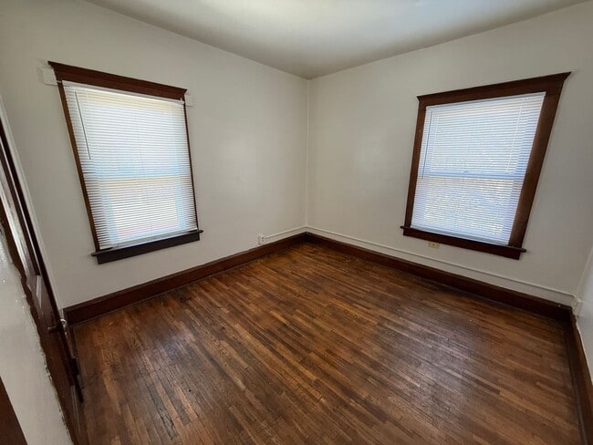 Building Photo - 4-Bedroom Home Near Downtown Jackson