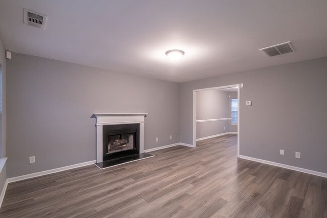 Building Photo - NEWLY RENOVATED !!!! Charming 4-Bedroom Home with Spacious Backyard!