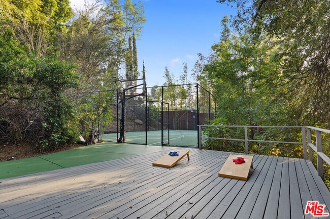 Building Photo - 2753 La Cuesta Dr