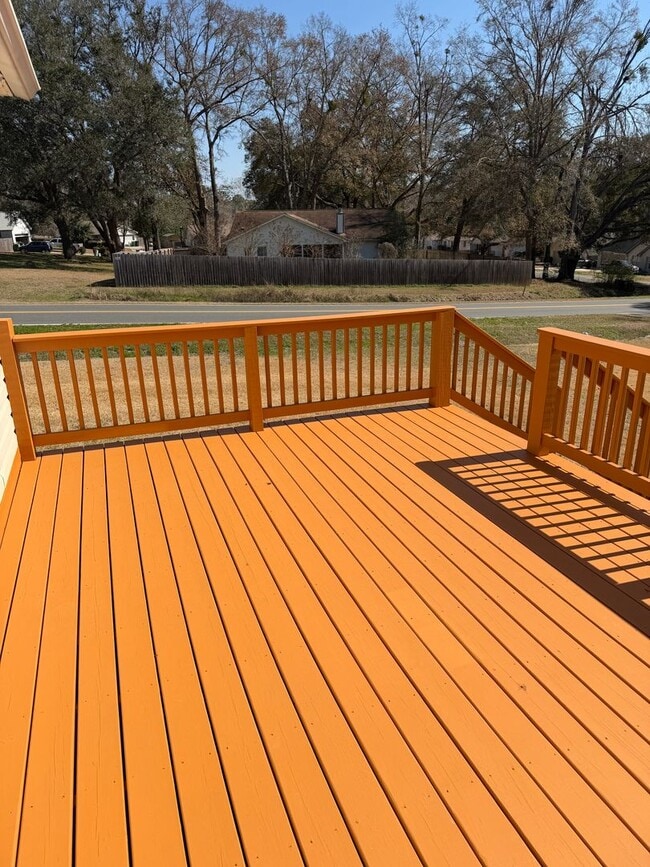 Building Photo - Beautiful Updated Ranch Style Home