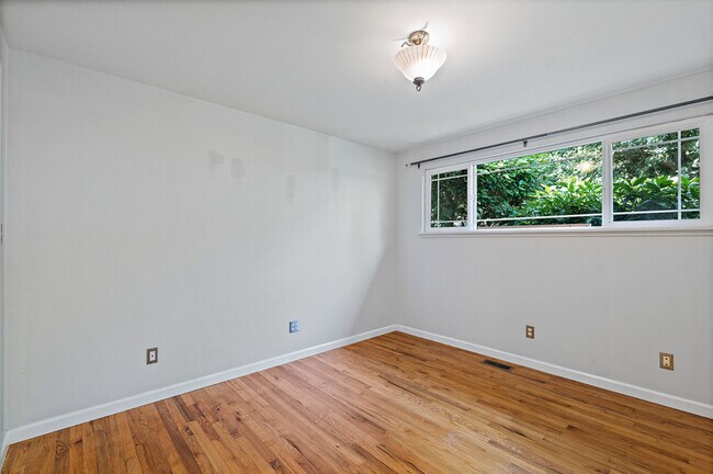 Building Photo - 4801 45th Ave S