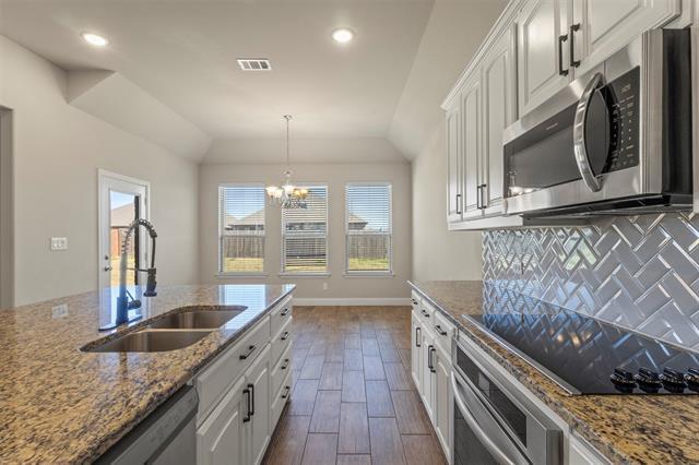 Building Photo - 104 Colonial Dr