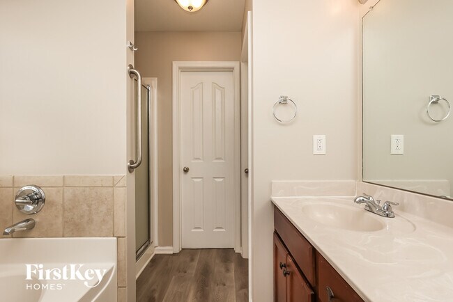 Building Photo - 2558 Centerstone Cir