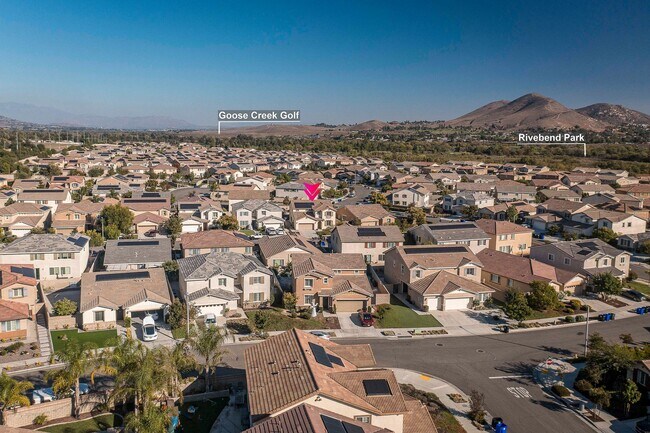 Building Photo - Large Single Family, 5 Bed 3 Bath, Corona-Norco Unified School District.