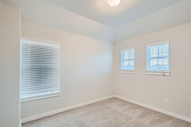 Building Photo - 105 Appleberry Ln