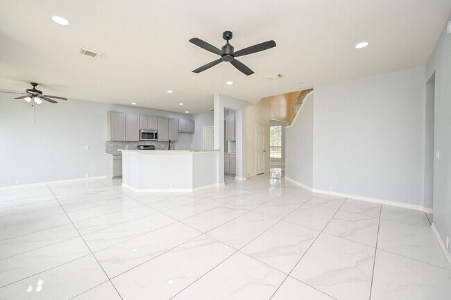 Building Photo - 11011 Glenora Dr