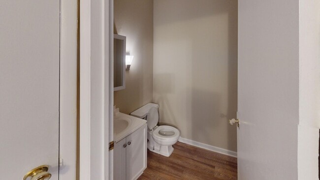 Building Photo - Cozy 2-BR Dilworth Condo - Move-In Ready!