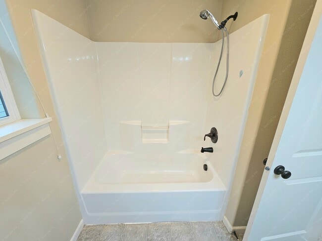 Building Photo - 18421 Brookside Rd