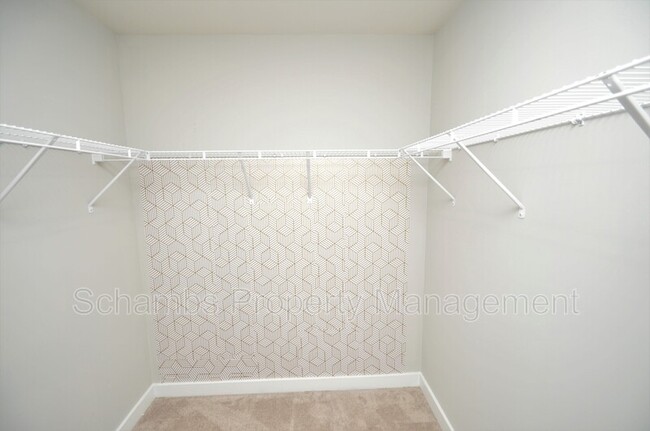 Building Photo - 200 Misty Pike Dr