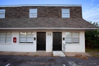 Building Photo - 3017 Parkway Dr