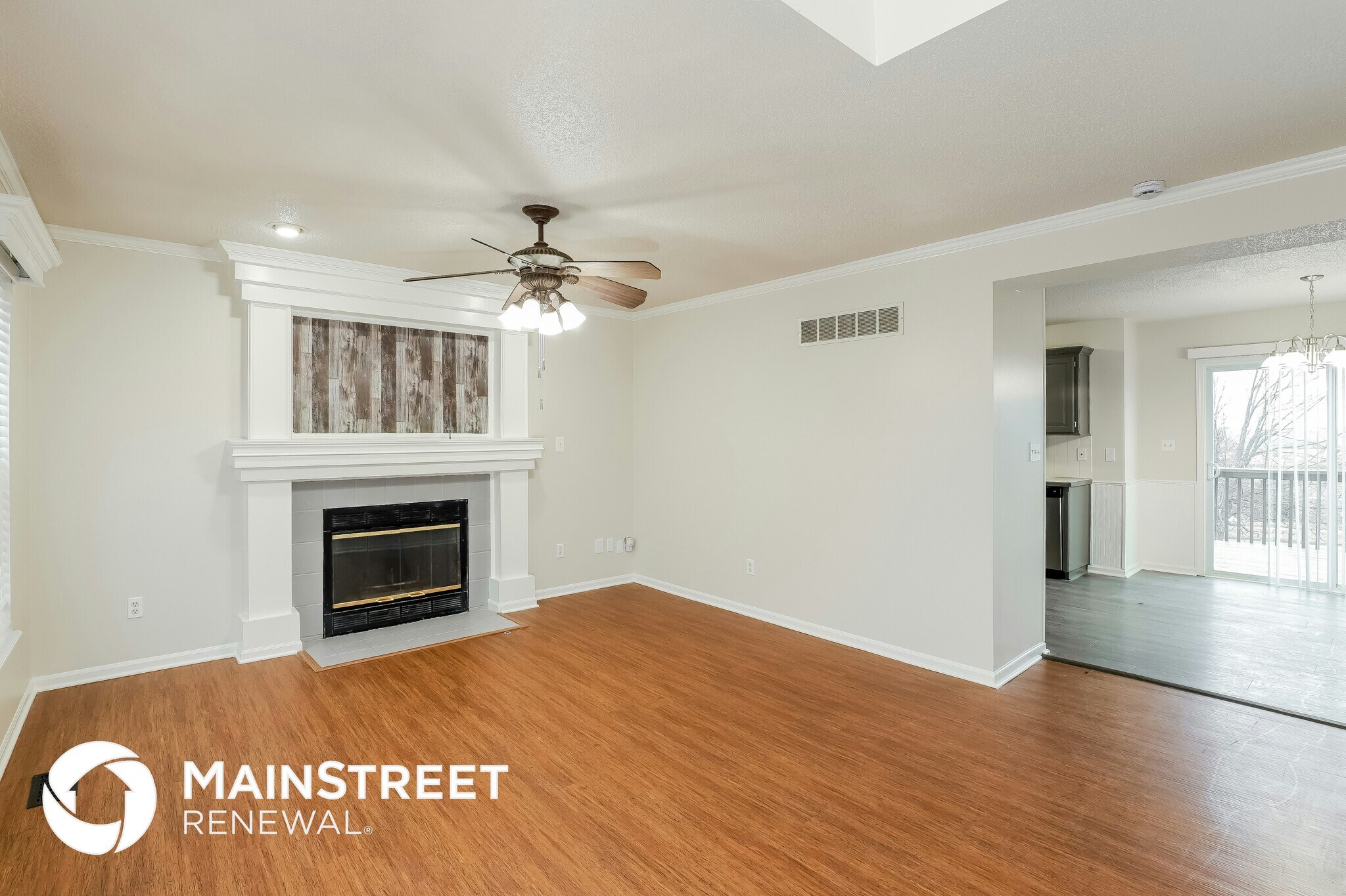 Building Photo - 11115 N Lewis Ave