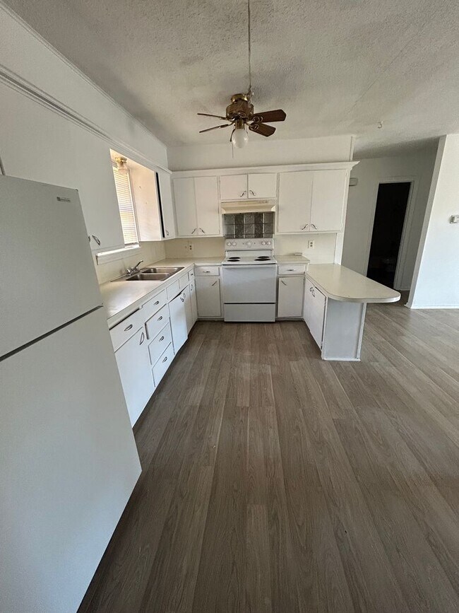 Building Photo - 1612 58th St