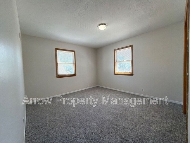 Building Photo - 1309 S 10th St