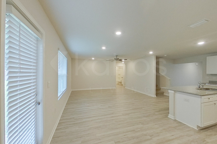 Building Photo - 277 Monarch Ln