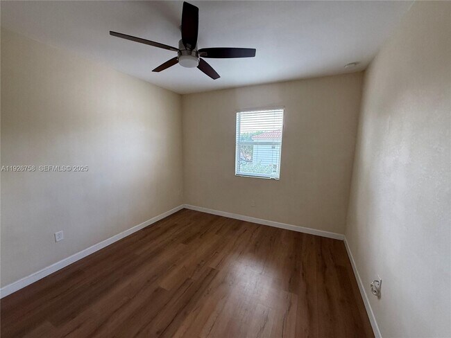 Building Photo - 9516 SW 167th Ave