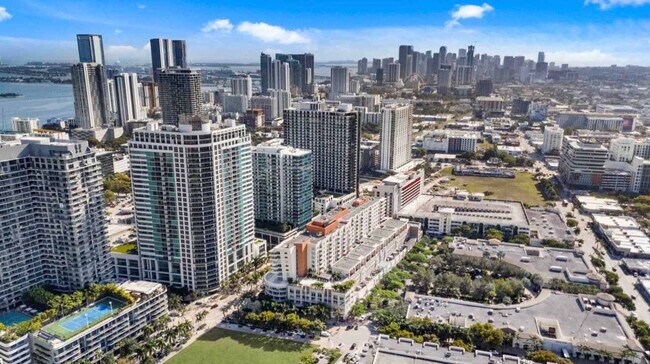 Building Photo - 3250 NE 1st Ave