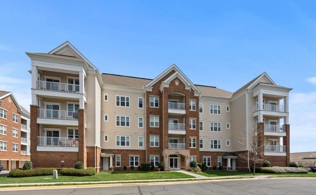 Primary Photo - Gorgeous 2 Bed 2 Bathb Condo In Desired Gr...