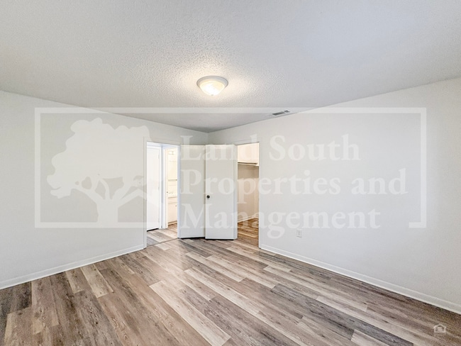 Building Photo - 1703 King Ave