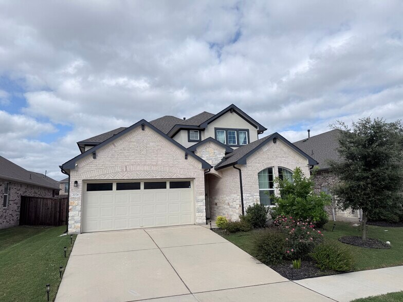 Building Photo - 2024 Wilsons Warbler Dr