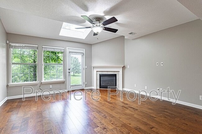 Building Photo - 8119 N Elmwood Ave