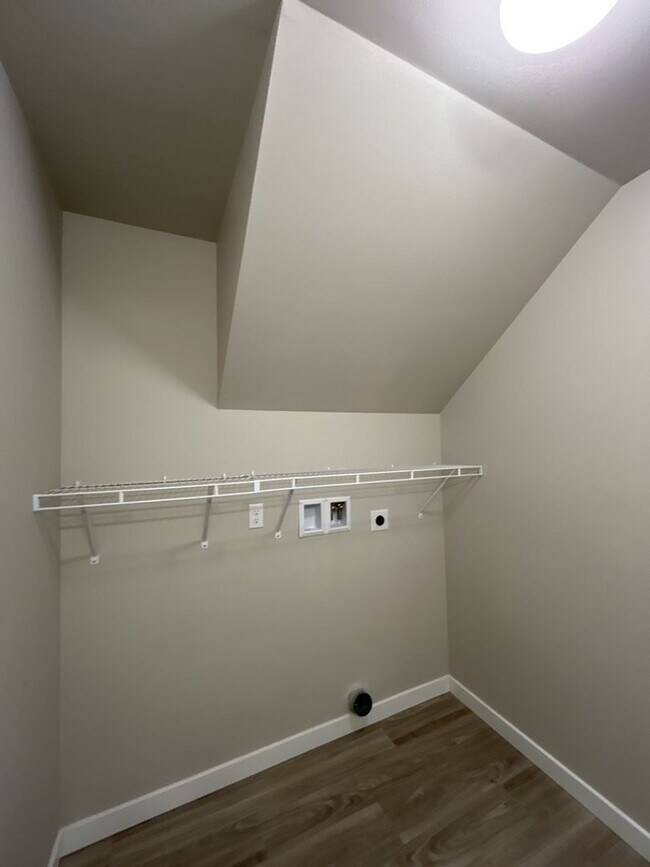 Building Photo - Newly Built 4bd 2.5ba in LSSD