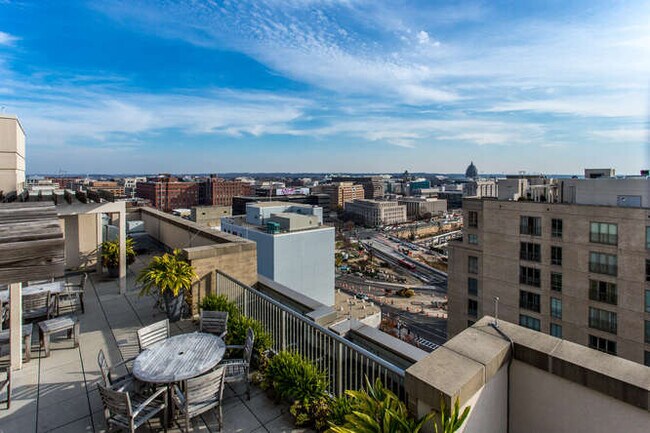 Building Photo - 811 4th St NW