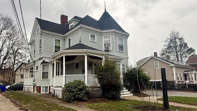 Building Photo - 209 Cottage St.