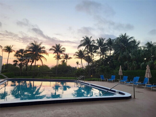 Building Photo - 1623 Collins Ave