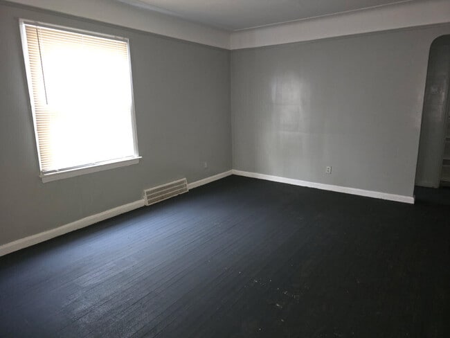 Building Photo - 9120 Winthrop St