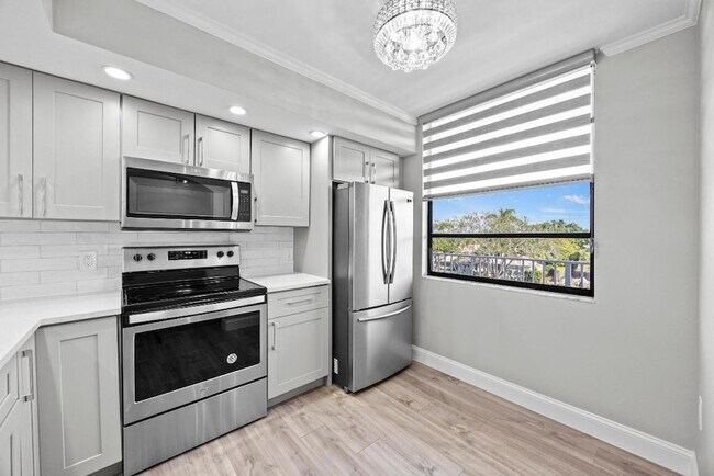 Building Photo - 3716 Whitehall Dr