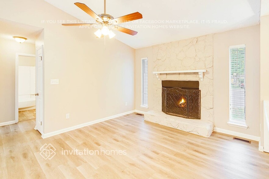 Building Photo - 4952 McAlpine Ln