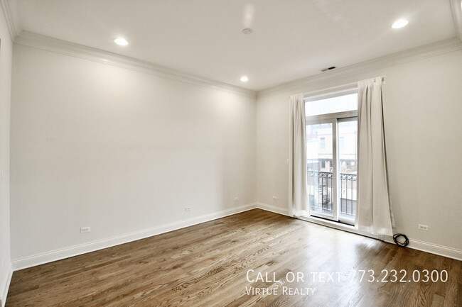 Building Photo - Fulton Market Condo-Quality 3 bedroom 2 ba...