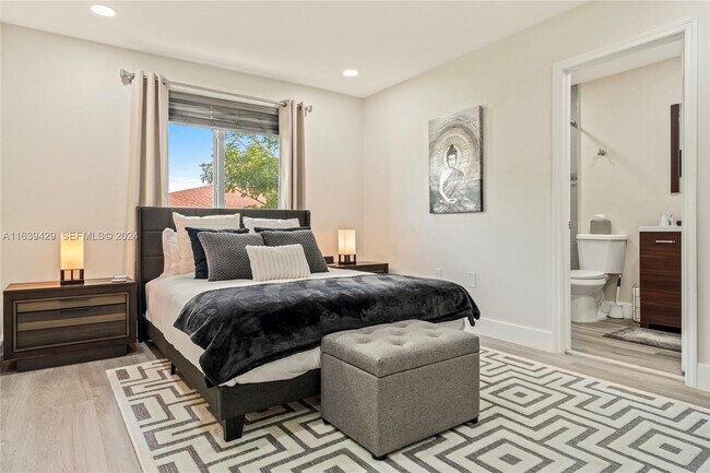 Building Photo - 18606 SW 100th Ave