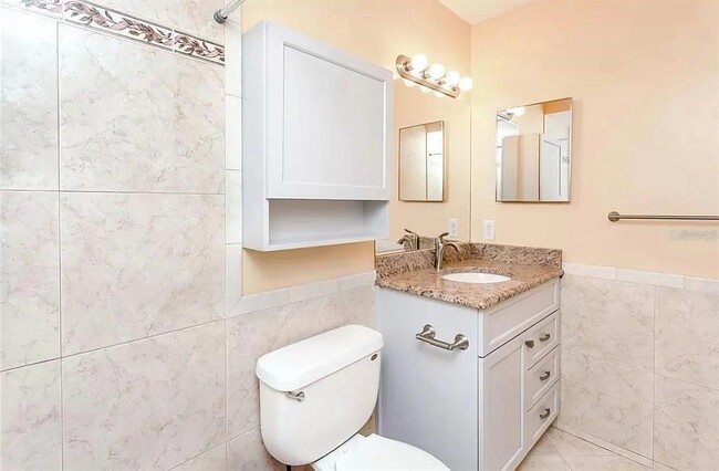 Building Photo - 244 Myrtle Ct