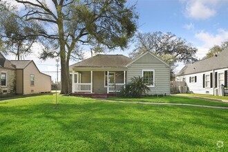 Building Photo - 4502 Rockwood Dr