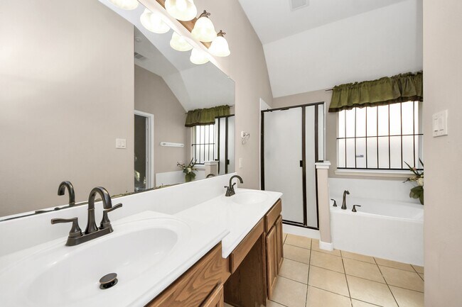 Building Photo - 5623 Maverick Bend Lane