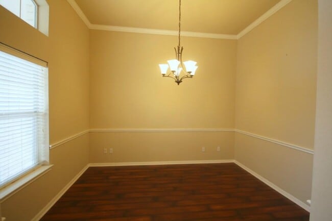 Building Photo - 10205 Medinah Greens Dr