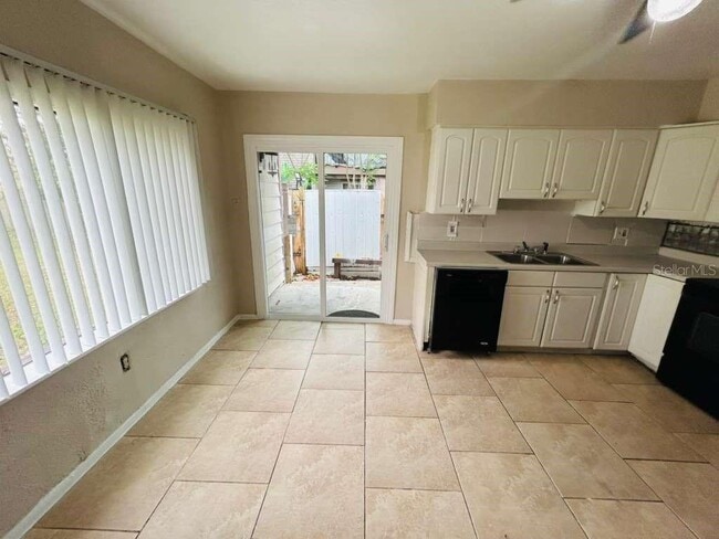 Building Photo - 3914 Crayrich Cir
