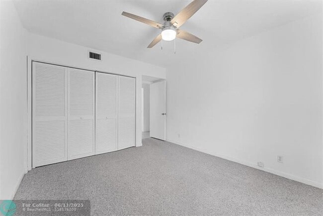 Building Photo - 9089 Thunderbird Dr