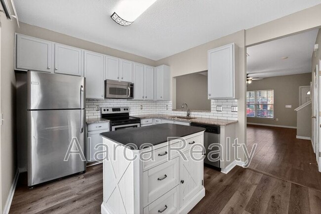 Building Photo - 2817 Summergrove Ct