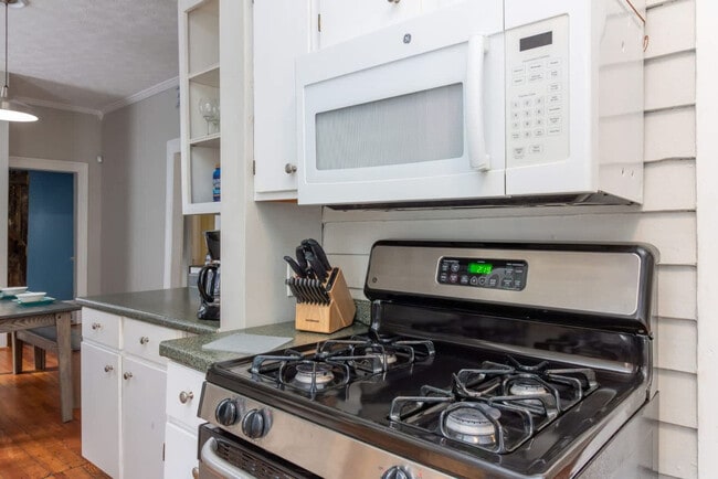 Building Photo - 737 3rd Ave