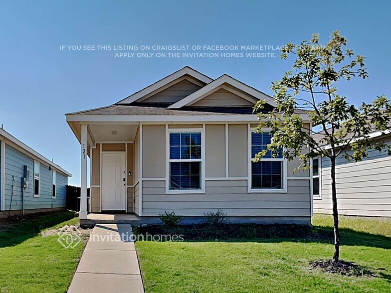 Primary Photo - 121 Br Vlg Wy