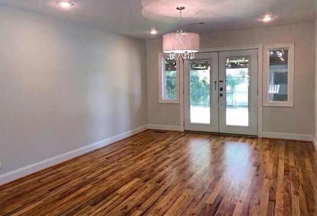 Building Photo - 2611 Tangley St