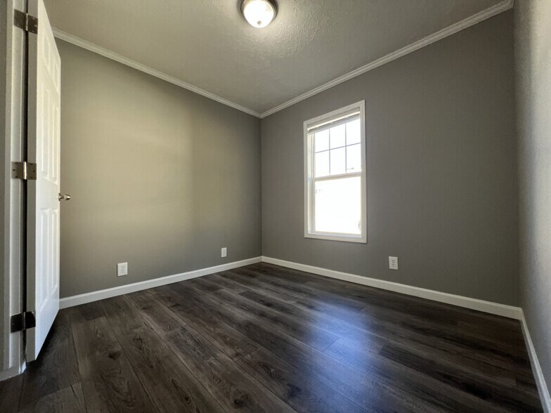 Building Photo - 273 Jordanshire Cir
