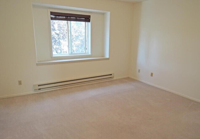 Building Photo - 2391 W 17 S
